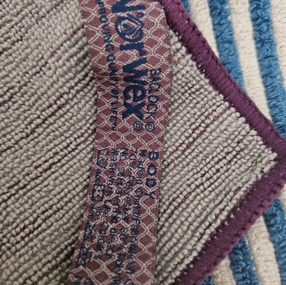 Norwex antimicrobial bath towels - Picture 3 of 4